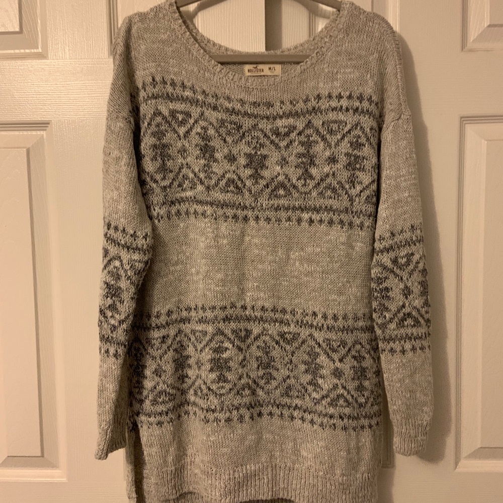 Woman’s hollister sweater